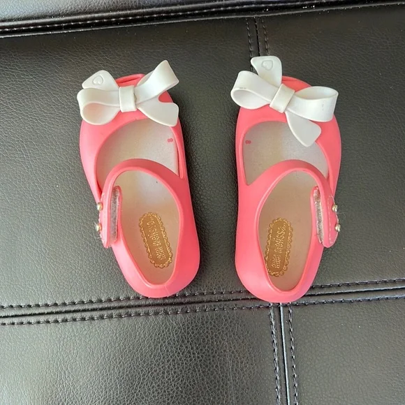 Mini Melissa - Picture 1 of 2